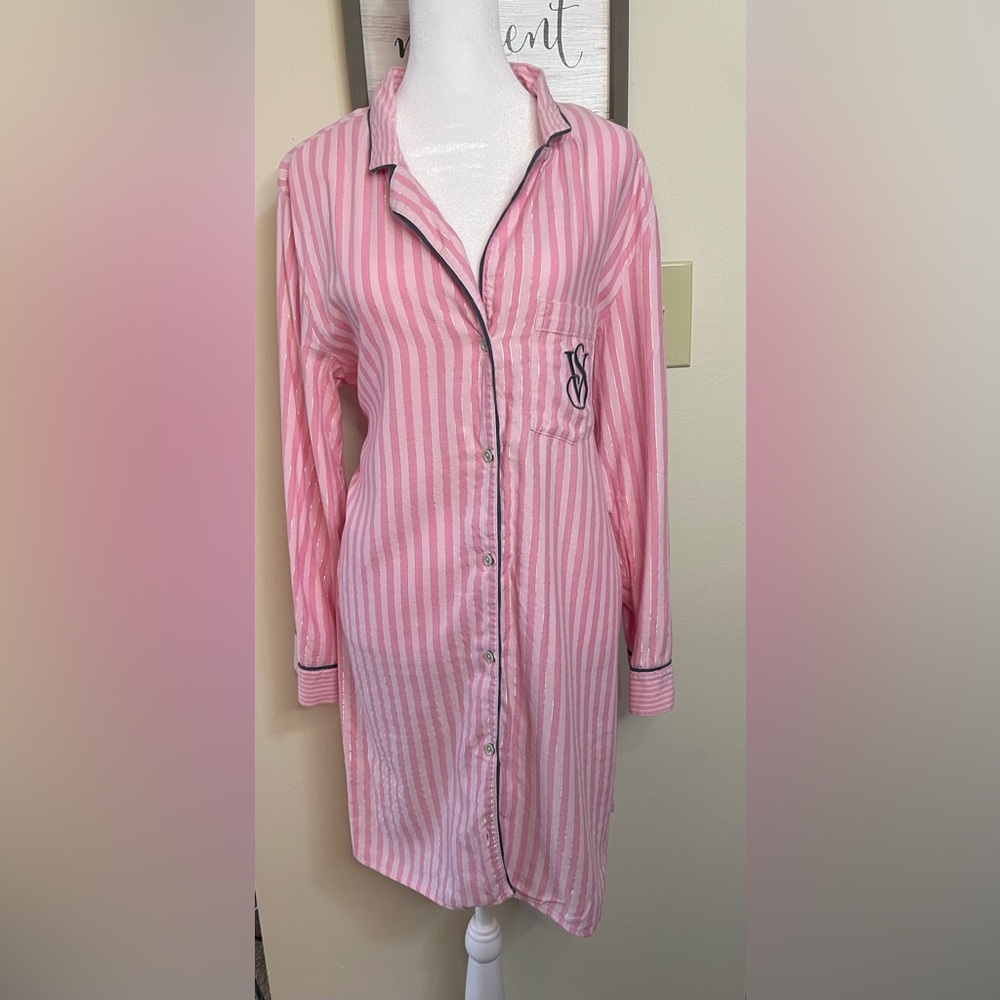 Victoria’s Secret The Iconic Pink Striped SleepShirt  Button Down Nightgown.Sz M